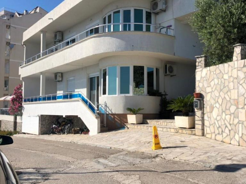 Apartmani Dini